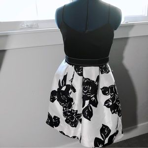 NWT! Teeze Me Black and White Floral Flare Dress with HiLow Hem: Sz 7 Jr